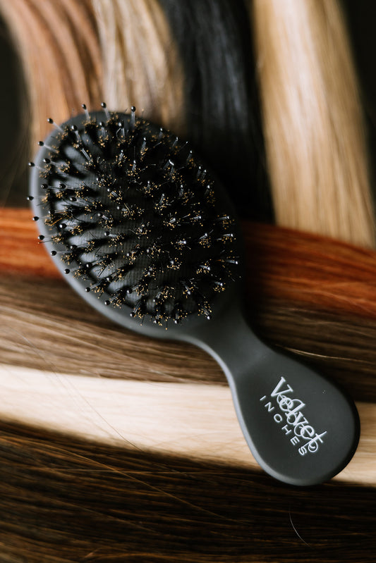Velvet Inches Mini Signature Brush